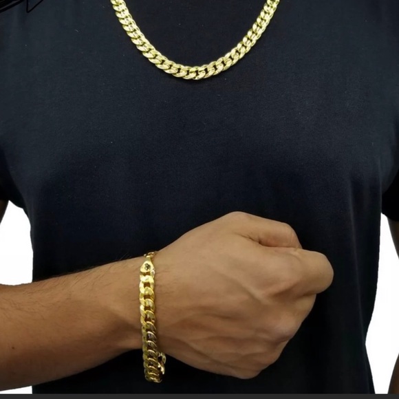 New gold Cuban link bracelet